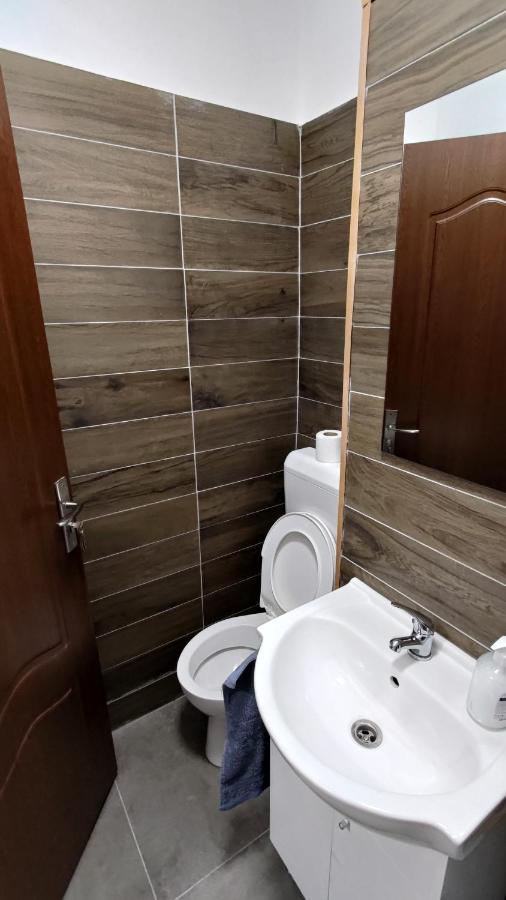 Apartament Garsoniera 30Mp Chrysflatty1 - Free Netflix Arad Zewnętrze zdjęcie